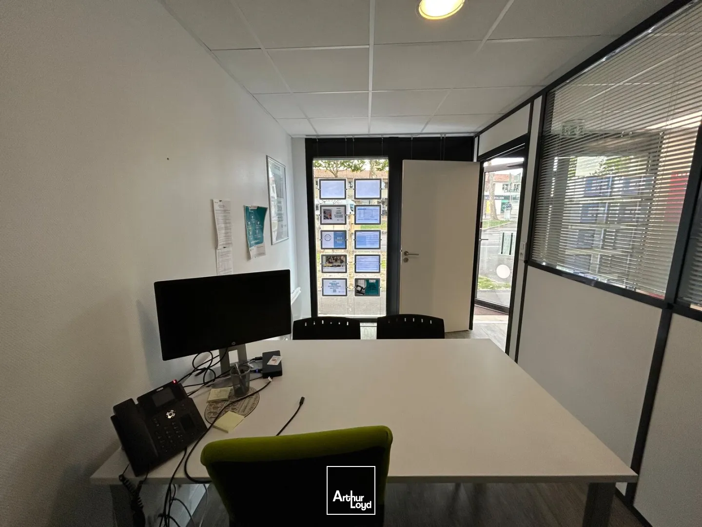 Locaux commerciaux - Location - SAINT SEBASTIEN SUR LOIRE - 44230 - 110-110 - 7903417