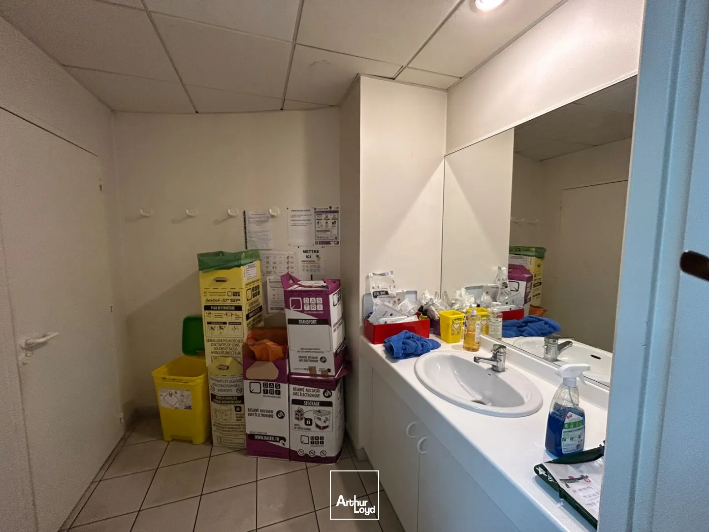 Locaux commerciaux - Location - PONT SAINT MARTIN - 44860 - 250-250 - 7903426