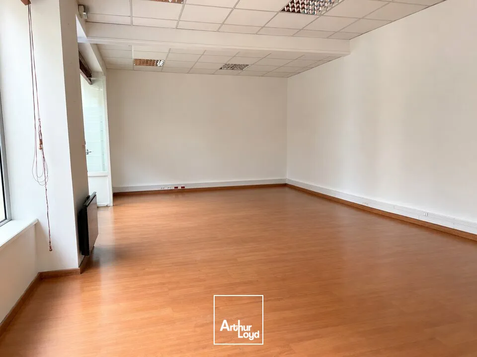 Locaux commerciaux - Location - POITIERS - 86000 - 47-47 - 7903996