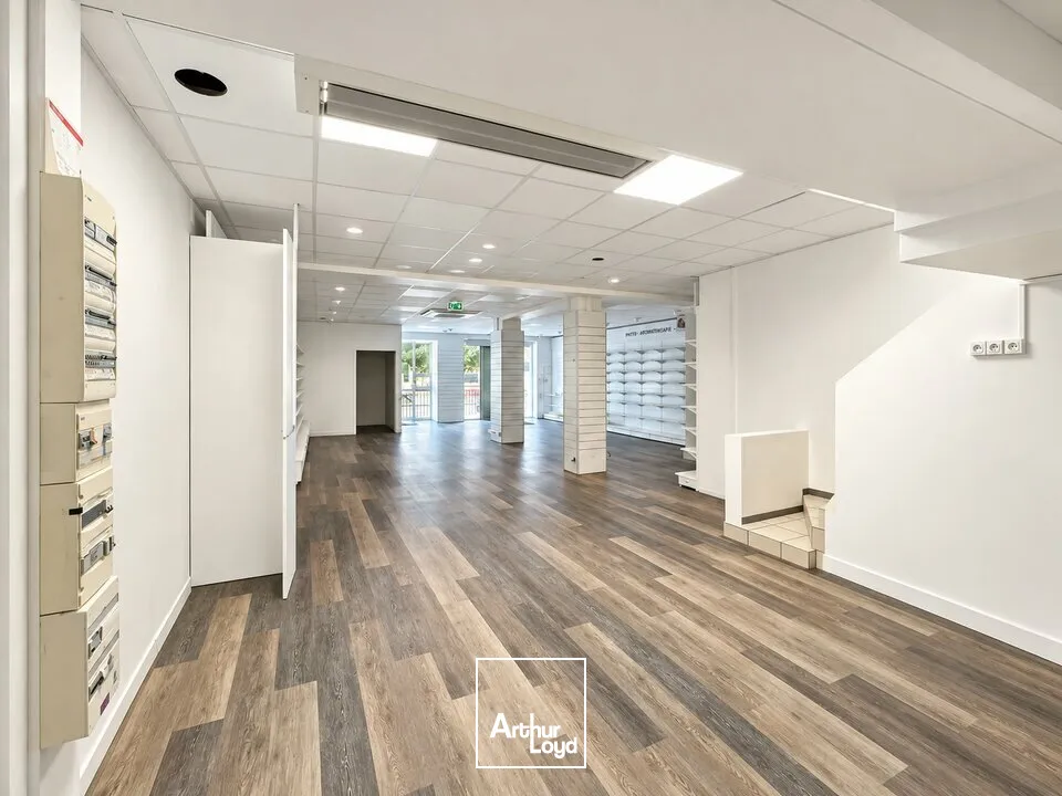 Locaux commerciaux - Location - SAINT-ROMAIN-DE-COLBOSC - 76430 - 150-150 - 7904071