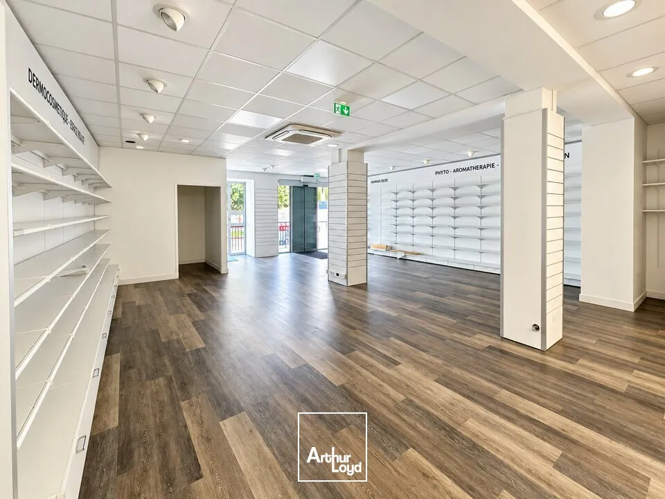 Locaux commerciaux - Location - SAINT-ROMAIN-DE-COLBOSC - 76430 - 150-150 - 7904073