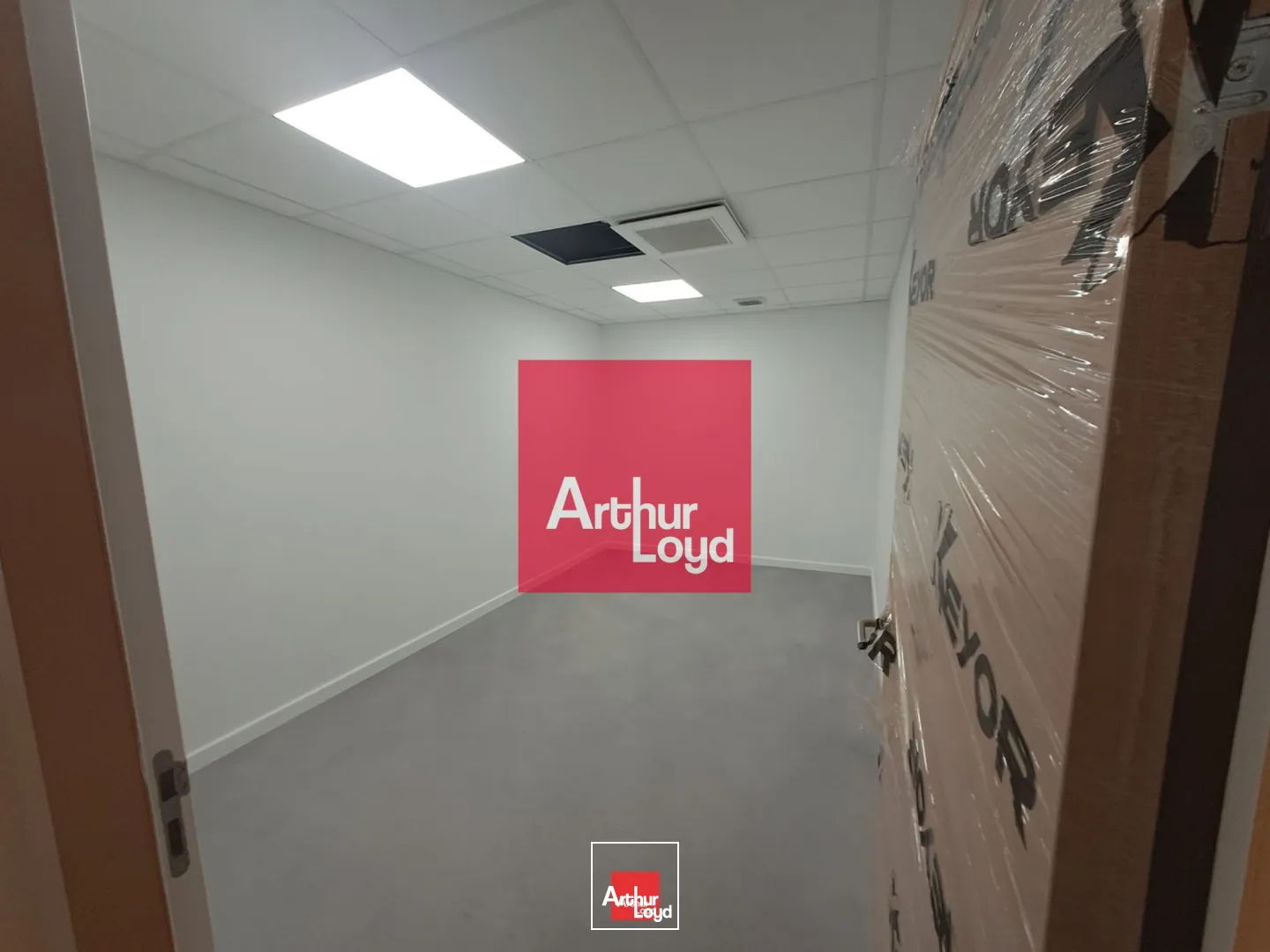 Bureaux - Location - SAINT EGREVE - 38120 - 11.84-49.72 - 7904219