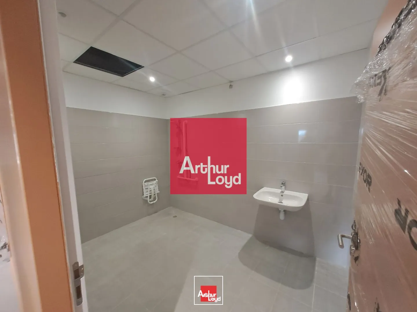 Bureaux - Location - SAINT EGREVE - 38120 - 11.84-49.72 - 7904222