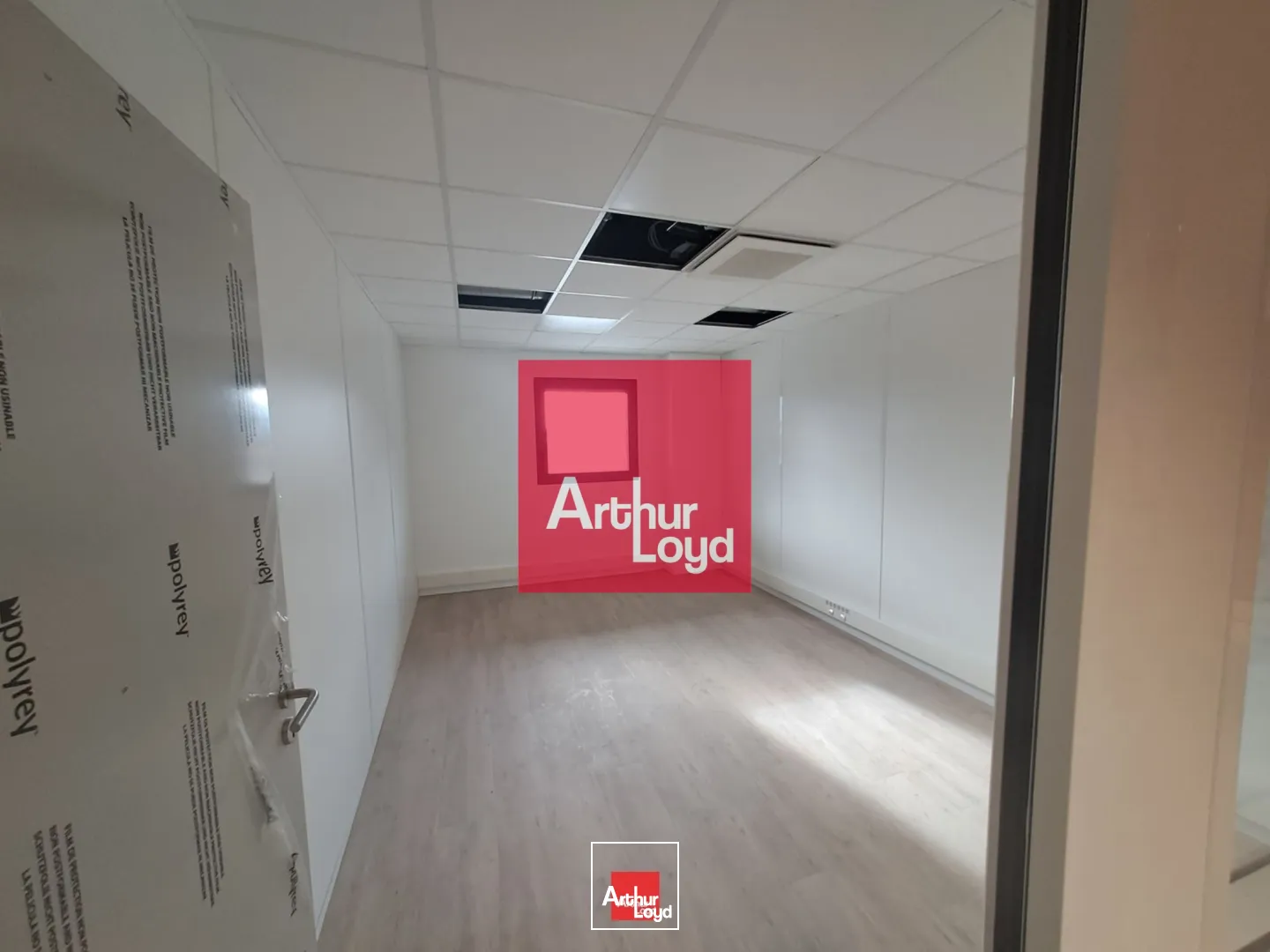 Bureaux - Location - SAINT EGREVE - 38120 - 11.84-49.72 - 7904221