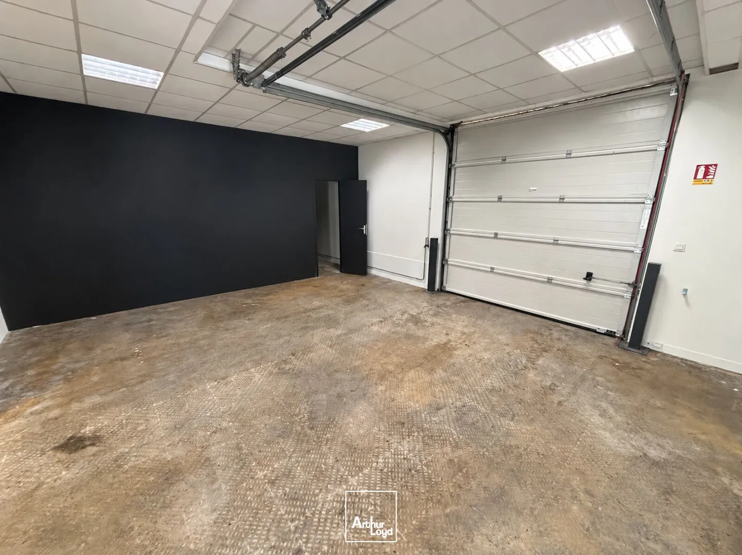 Locaux commerciaux - Location - TILLE - 60000 - 456-456 - 7904251