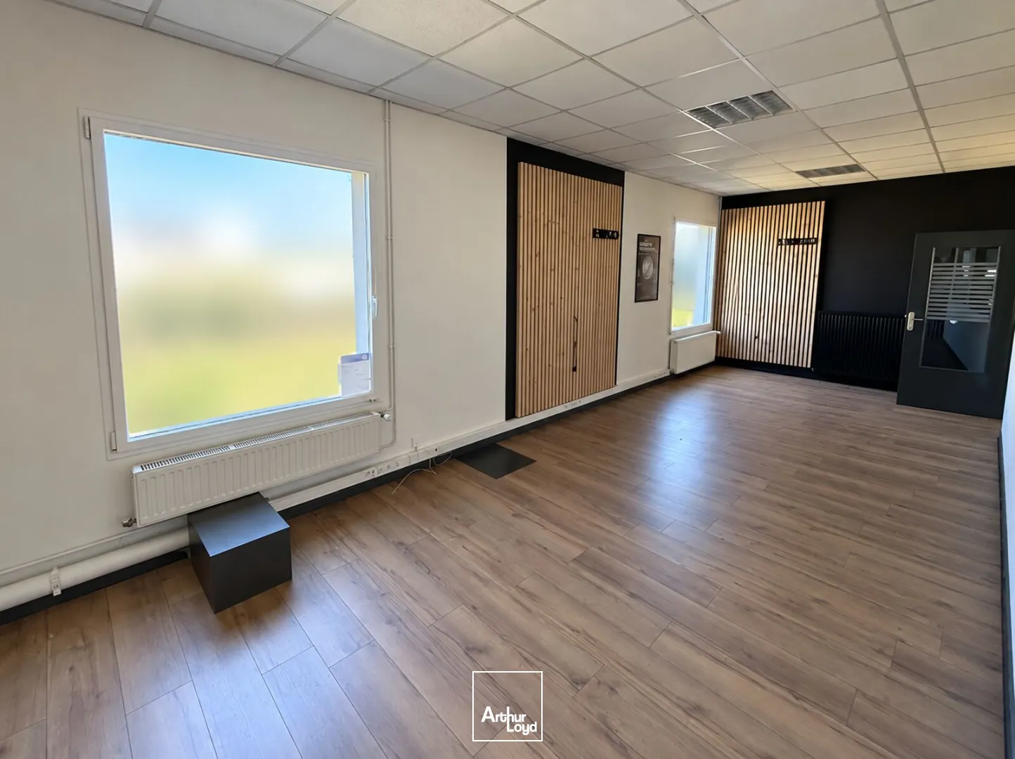 Locaux commerciaux - Location - TILLE - 60000 - 456-456 - 7904252