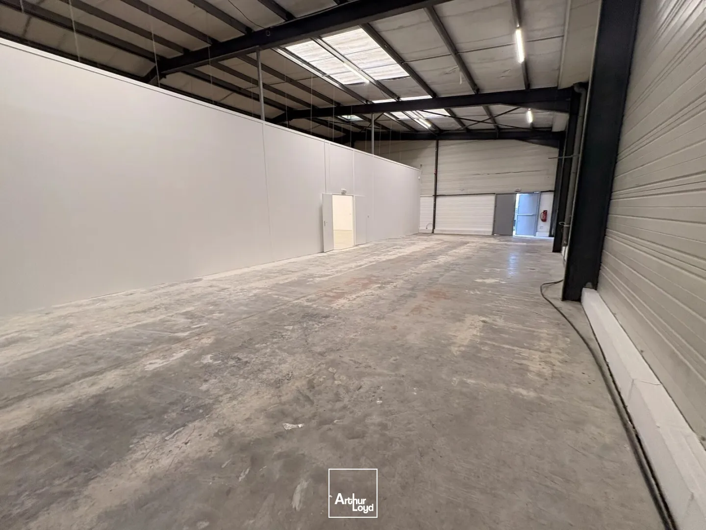Locaux d'activité & Entrepôts - Location - MAGNY EN VEXIN - 95420 - 240-702 - 7904409