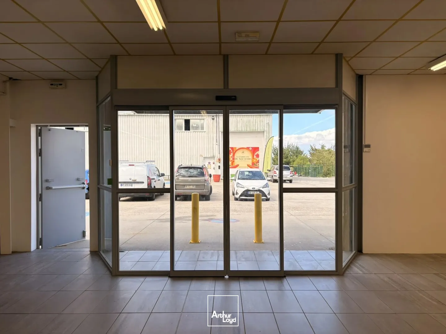 Locaux d'activité & Entrepôts - Location - MAGNY EN VEXIN - 95420 - 240-702 - 7904407