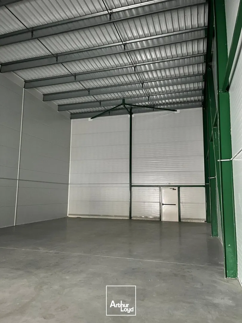 Locaux d'activité & Entrepôts - Location - BERNES SUR OISE - 95340 - 180.74-2682 - 7904427