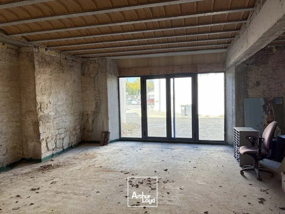 Locaux commerciaux - Location - MAUZÉ-SUR-LE-MIGNON - 79210 - 70-210 - 7905003