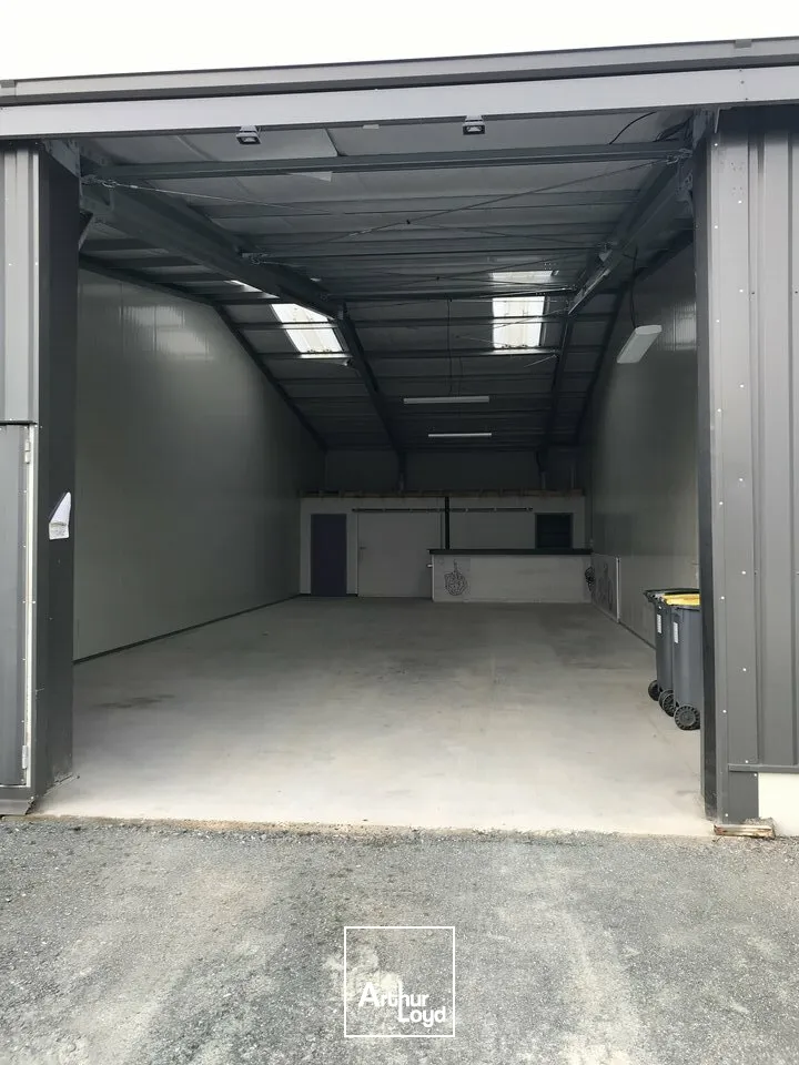 Locaux d'activité & Entrepôts - Location - FRANCOIS - 79260 - 136-136 - 7905009
