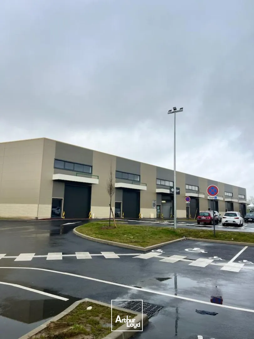 Locaux d'activité & Entrepôts - Location - BERNES SUR OISE - 95340 - 180.74-2682 - 7905422