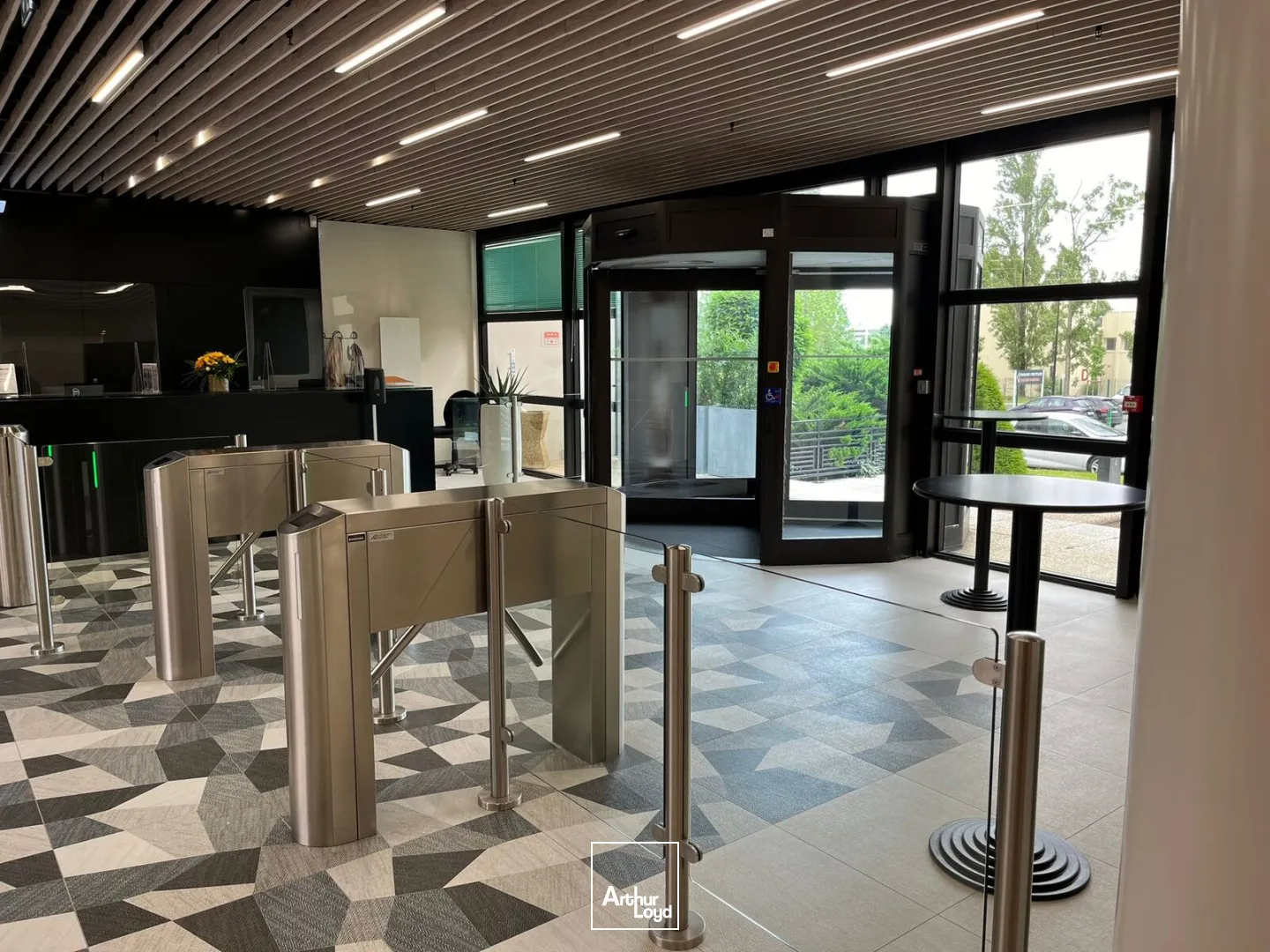 Locaux d'activité & Entrepôts - Location - PONTOISE - 95300 - 8756.6-8756.6 - 7905436