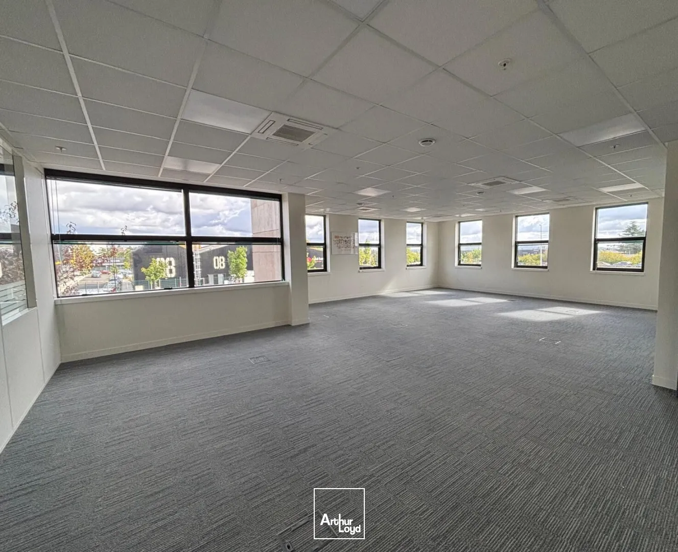 Locaux d'activité & Entrepôts - Location - PONTOISE - 95300 - 8756.6-8756.6 - 7905442