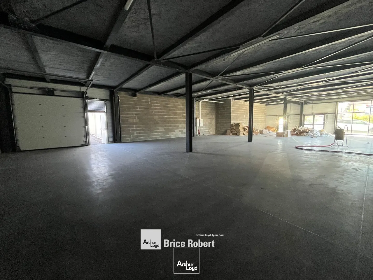 Locaux d'activité & Entrepôts - Vente - DECINES CHARPIEU - 69150 - 301-301 - 7905723