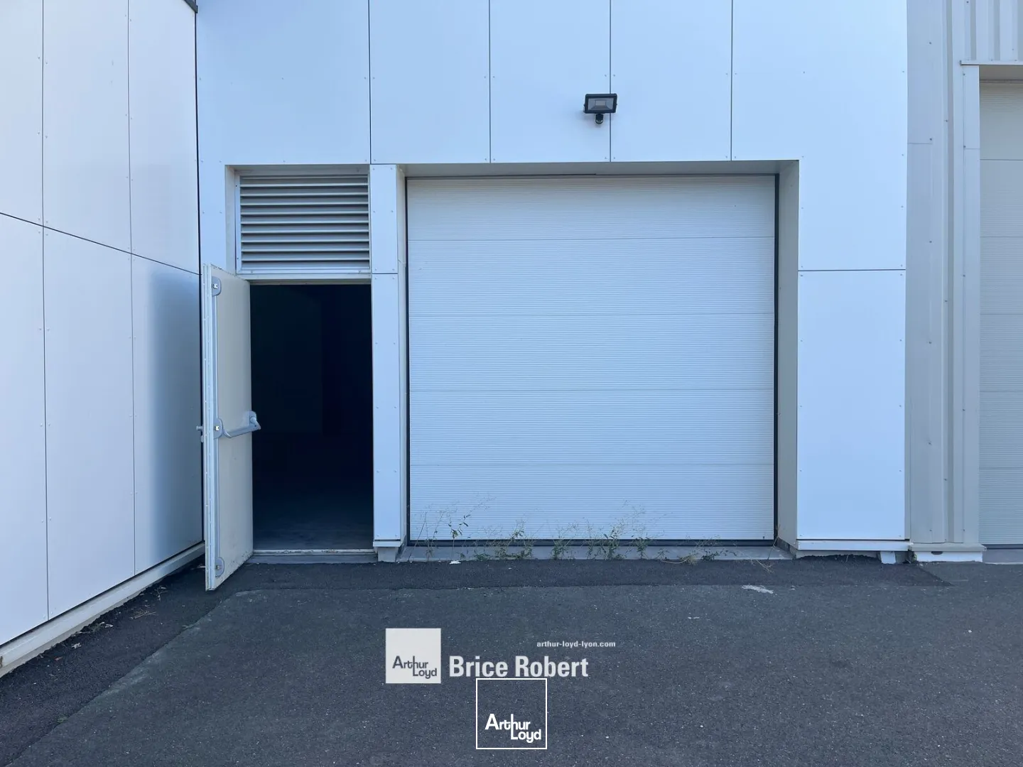 Locaux d'activité & Entrepôts - Vente - DECINES CHARPIEU - 69150 - 301-301 - 7905719