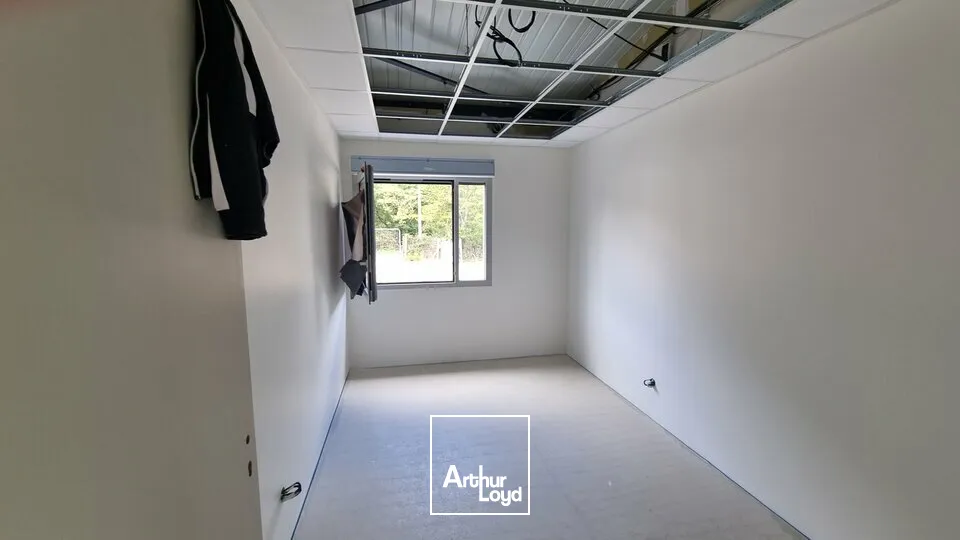 Locaux d'activité & Entrepôts - Location - SAINT BENOIT - 86280 - 270-270 - 7905931