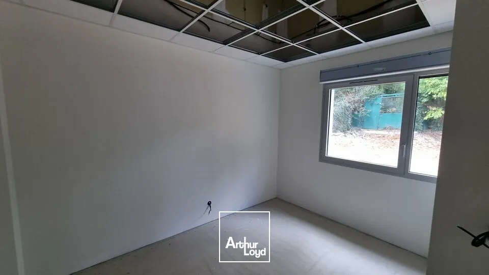 Locaux d'activité & Entrepôts - Location - SAINT BENOIT - 86280 - 270-270 - 7905933
