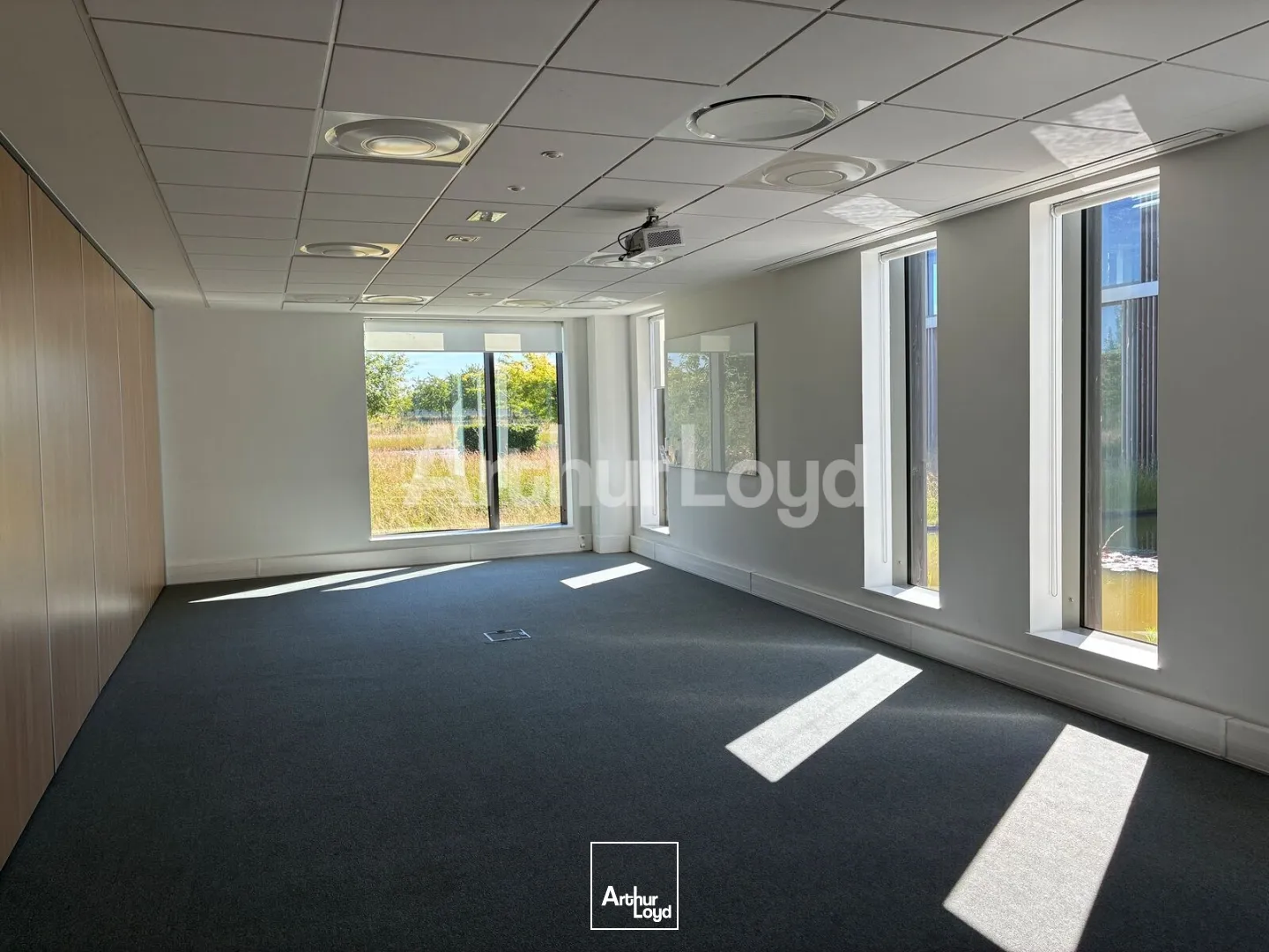 Bureaux - Location - SAINGHIN EN MELANTOIS - 59262 - 1267.35-4017.7 - 7906600