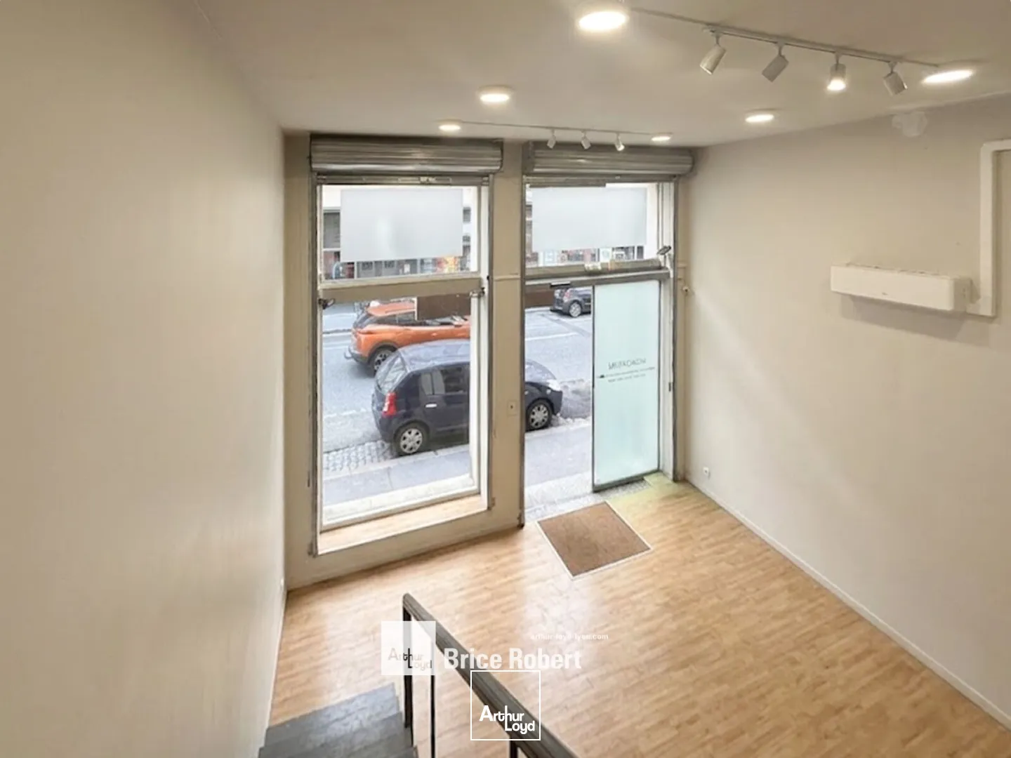 Locaux commerciaux - Location - LYON - 69006 - 80-80 - 7906705