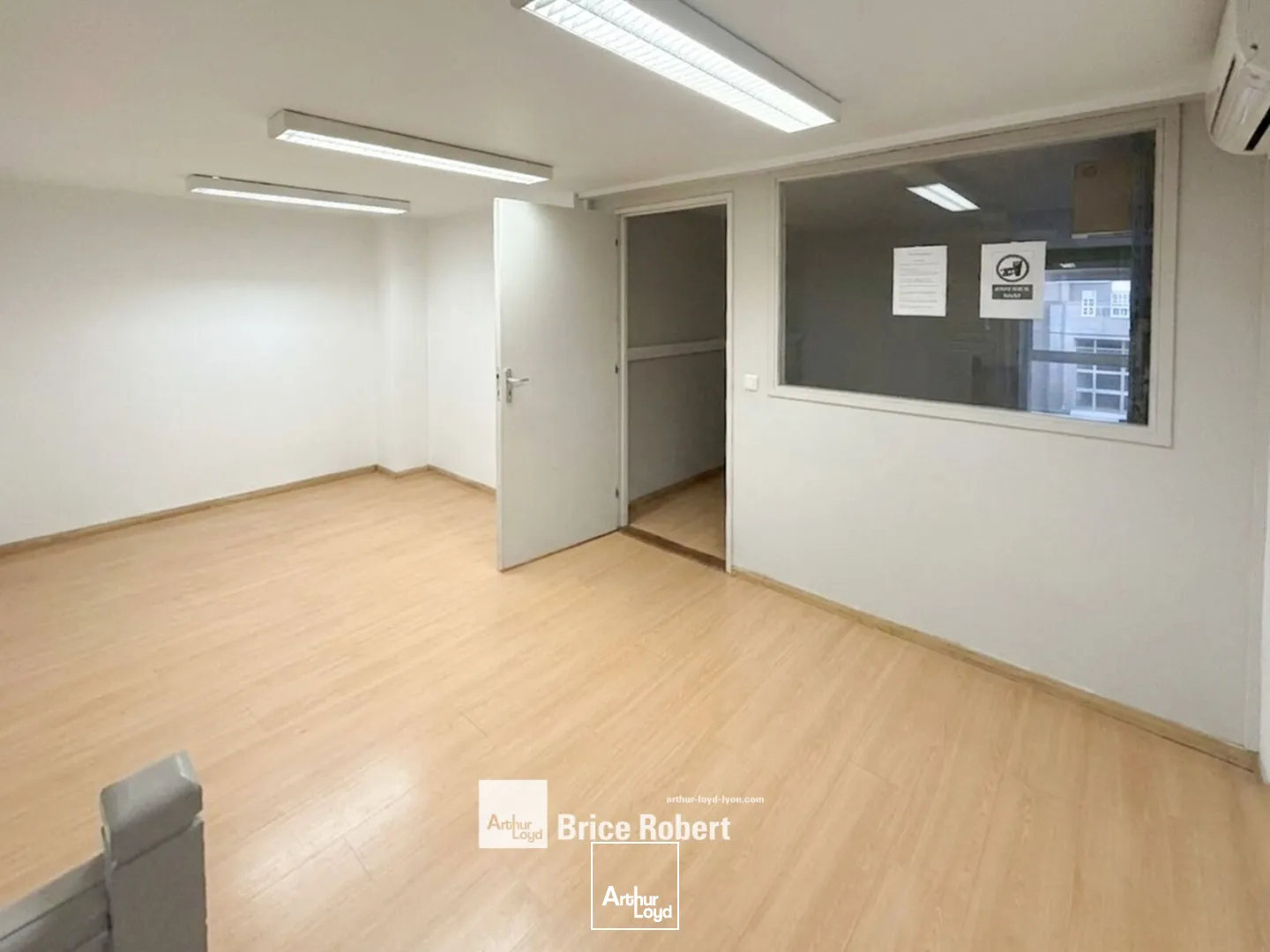 Locaux commerciaux - Location - LYON - 69006 - 80-80 - 7906706