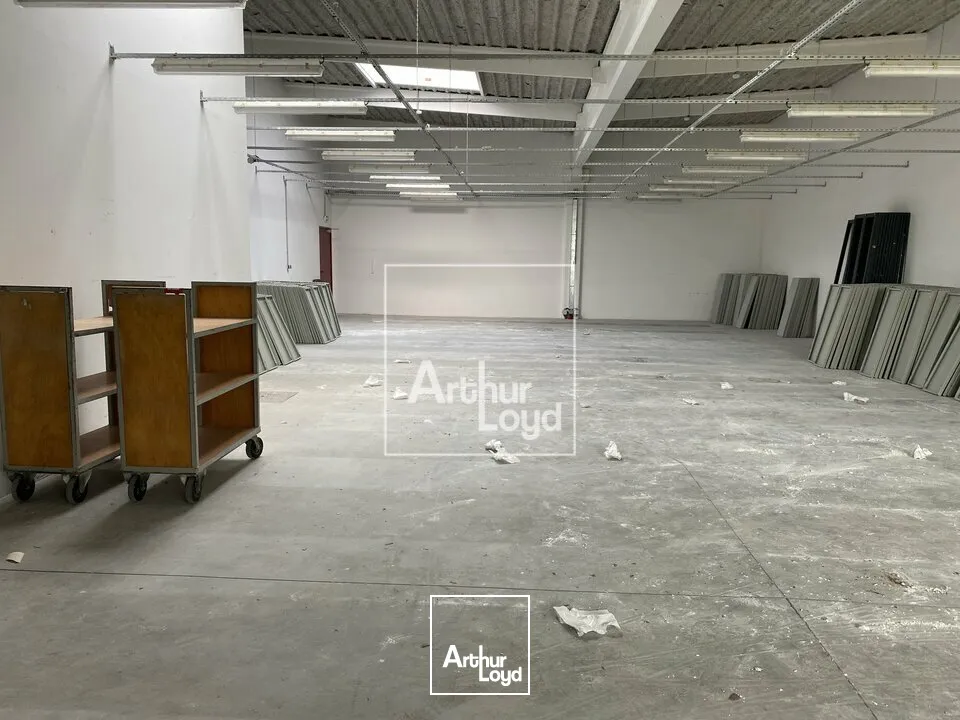 Locaux d'activité & Entrepôts - Location - BONDOUFLE - 91070 - 210-1225 - 7906957