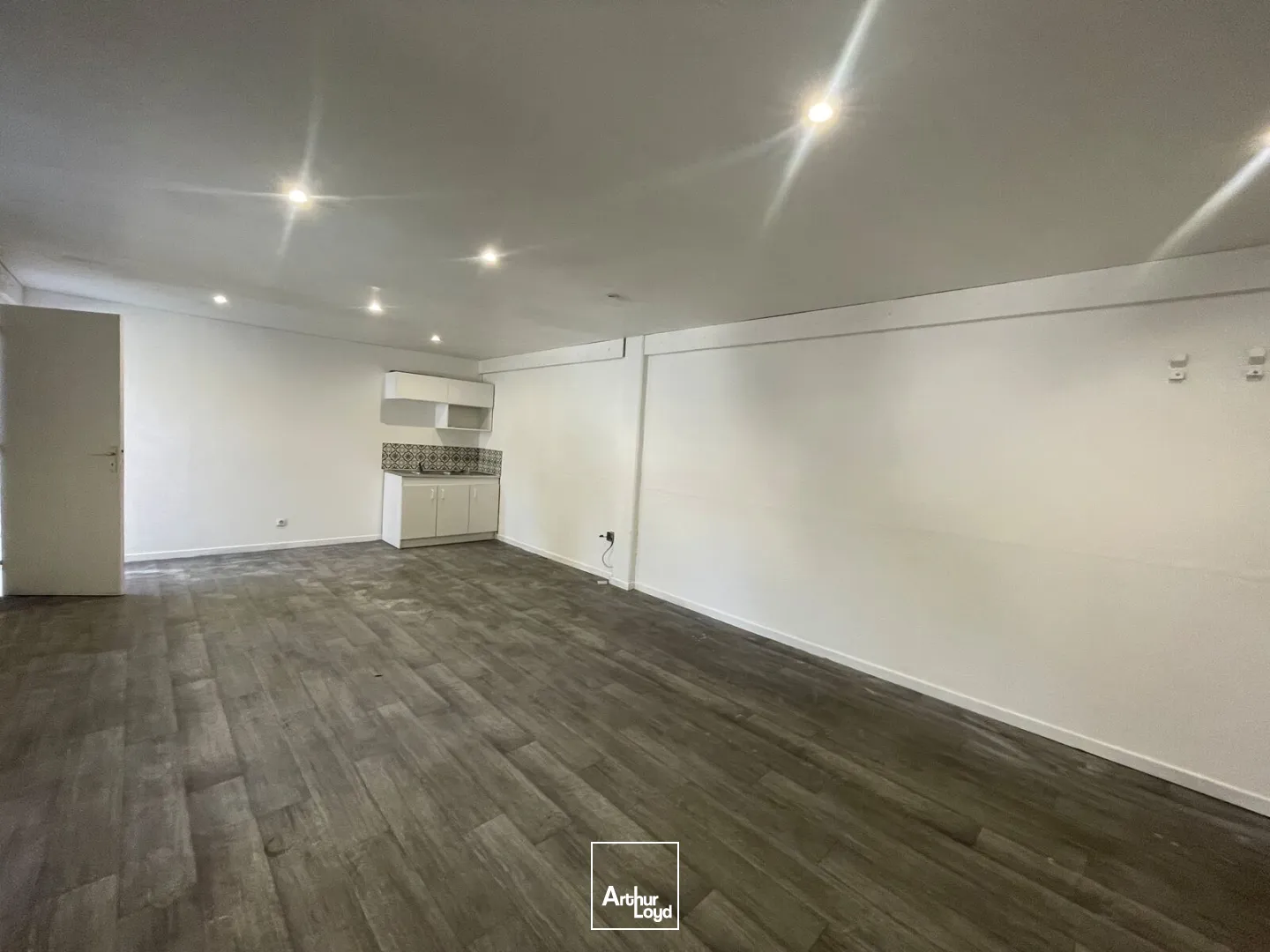 Locaux d'activité & Entrepôts - Location - MORTEFONTAINE EN THELLE - 60570 - 360-360 - 7907095