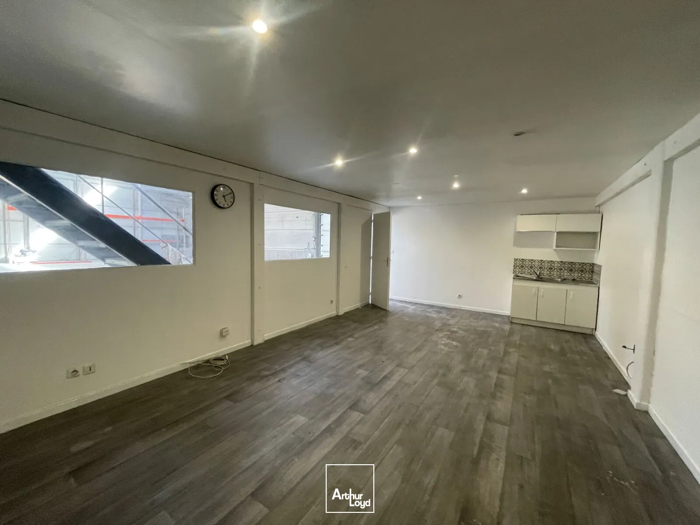 Locaux d'activité & Entrepôts - Location - MORTEFONTAINE EN THELLE - 60570 - 360-360 - 7907096