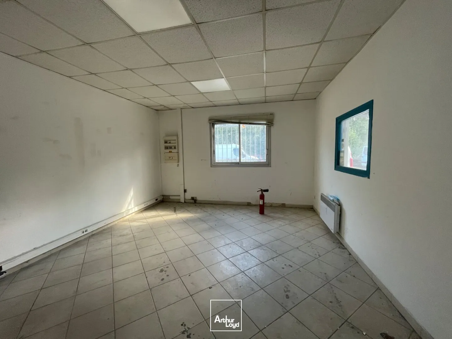 Locaux d'activité & Entrepôts - Location - MORTEFONTAINE EN THELLE - 60570 - 720-720 - 7907100