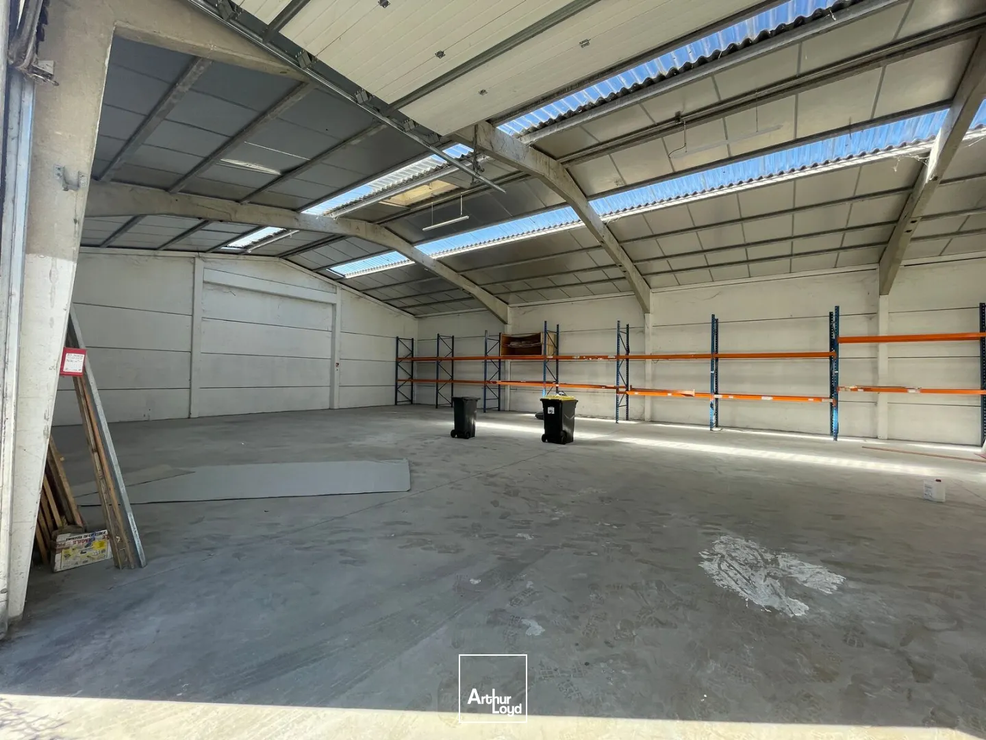 Locaux d'activité & Entrepôts - Location - MORTEFONTAINE EN THELLE - 60570 - 720-720 - 7907101
