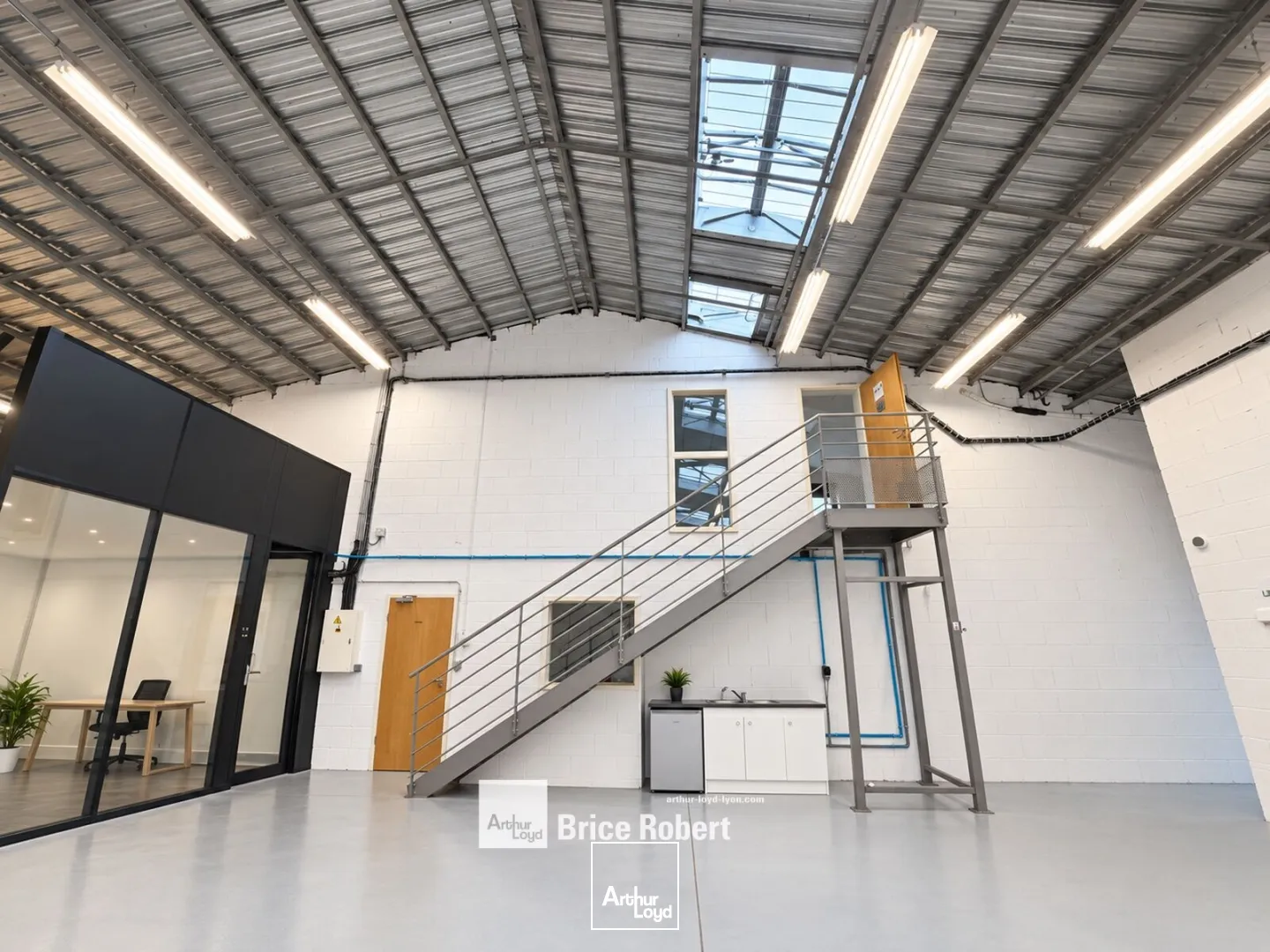 Locaux d'activité & Entrepôts - Location - RILLIEUX LA PAPE - 69140 - 342-1475 - 7907626