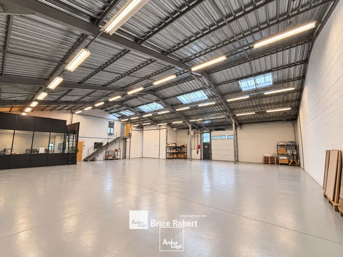 Locaux d'activité & Entrepôts - Location - RILLIEUX LA PAPE - 69140 - 342-1475 - 7907628