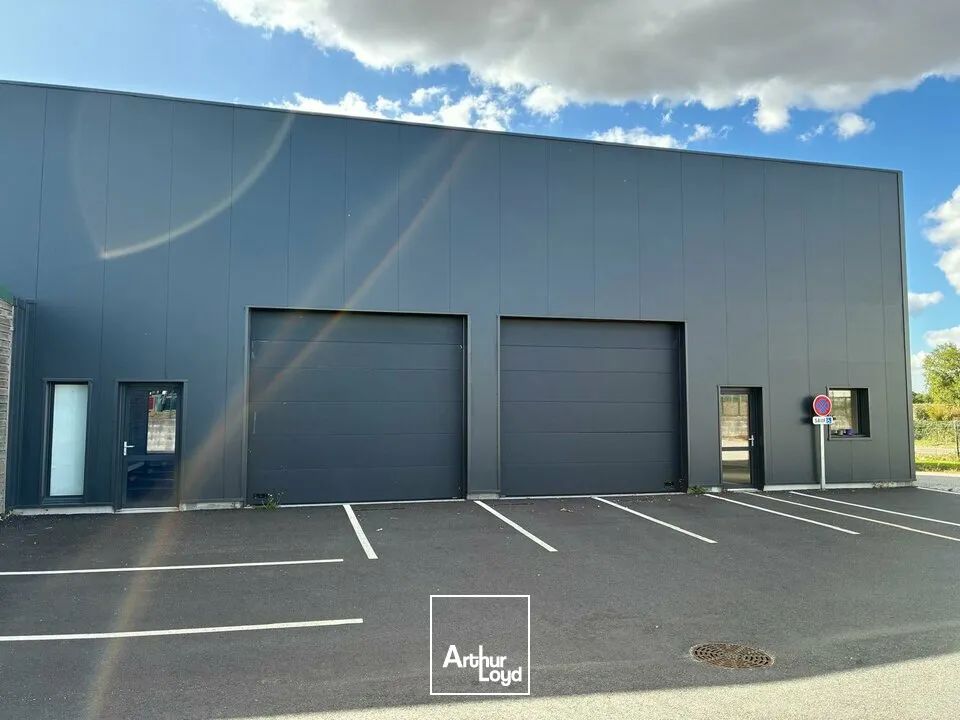 Locaux d'activité & Entrepôts - Location - LE POIRÉ-SUR-VIE - 85170 - 252-252 - 7908964