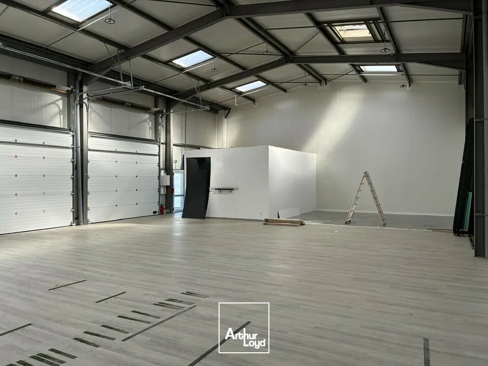 Locaux d'activité & Entrepôts - Location - LE POIRÉ-SUR-VIE - 85170 - 252-252 - 7908967