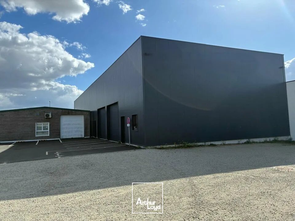 Locaux d'activité & Entrepôts - Location - LE POIRÉ-SUR-VIE - 85170 - 252-252 - 7908965