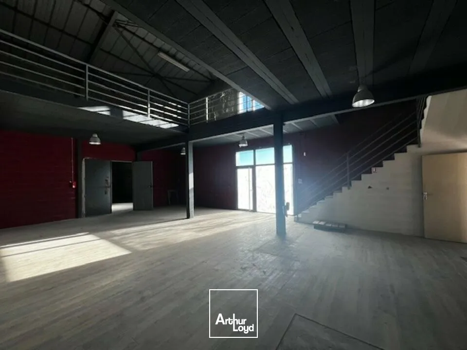 Locaux d'activité & Entrepôts - Location - SAINTE-GEMME-LA-PLAINE - 85400 - 450-450 - 7908972