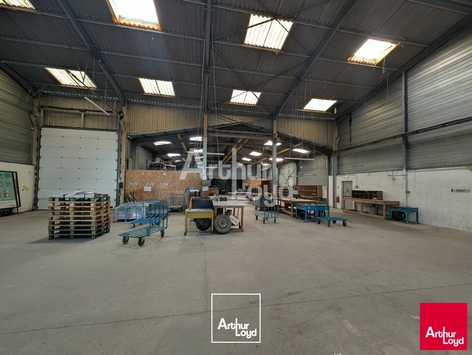 Locaux d'activité & Entrepôts - Vente - SAINT-JACQUES-DE-LA-LANDE - 35136 - 1090-1090 - 7908983