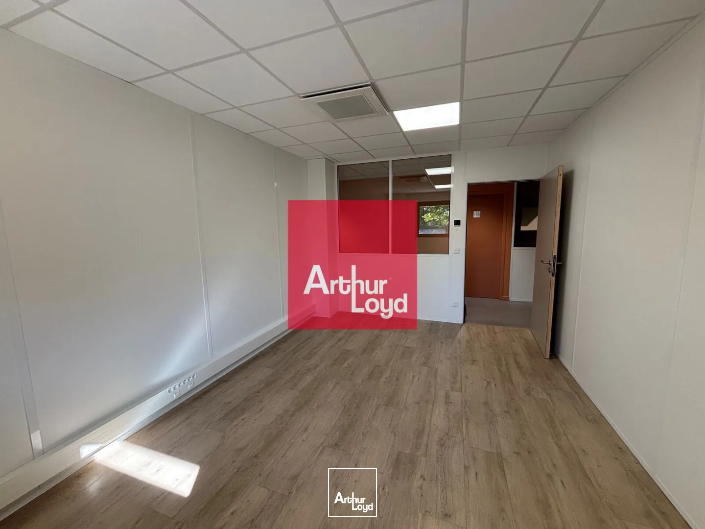 Bureaux - Location - SAINT EGREVE - 38120 - 11.84-49.72 - 7909305
