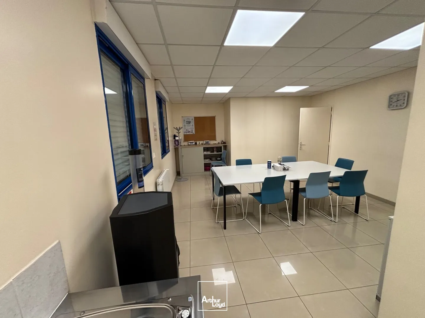 Locaux d'activité & Entrepôts - Location - VERNEUIL EN HALATTE - 60550 - 220-812 - 7909318