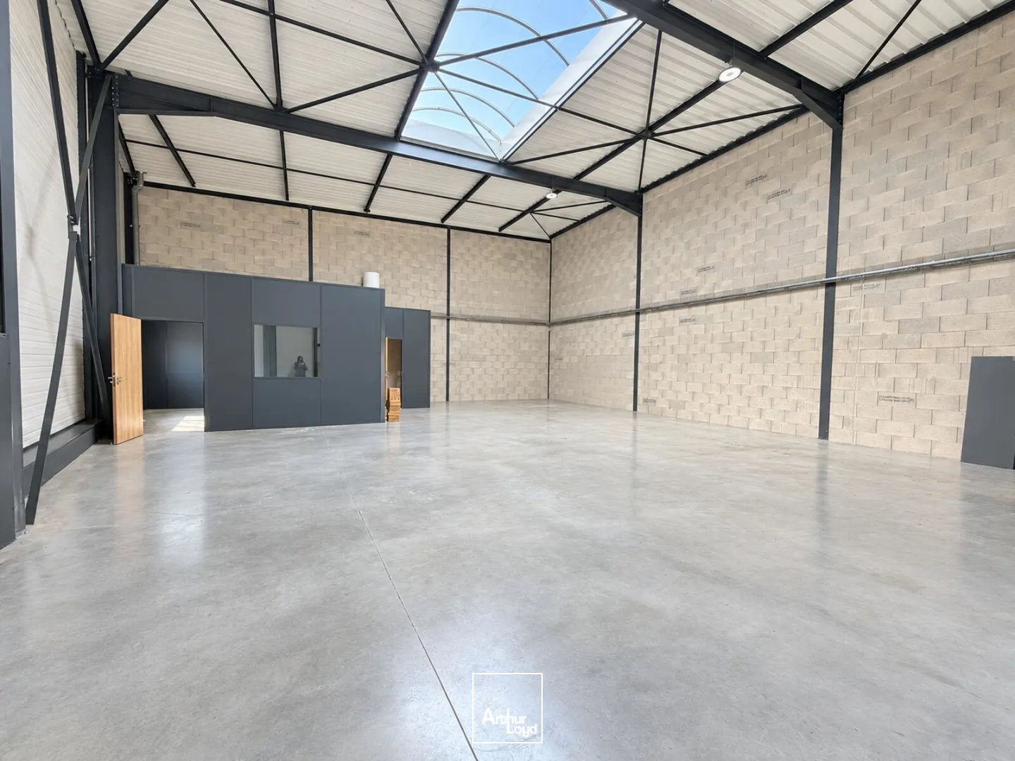 Locaux d'activité & Entrepôts - Location - SAVIGNEUX - 42600 - 186-186 - 7909682