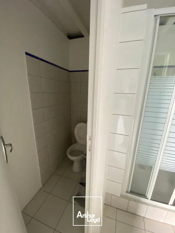 Locaux d'activité & Entrepôts - Location - Le Lamentin - 97232 - 250-250 - 7909827