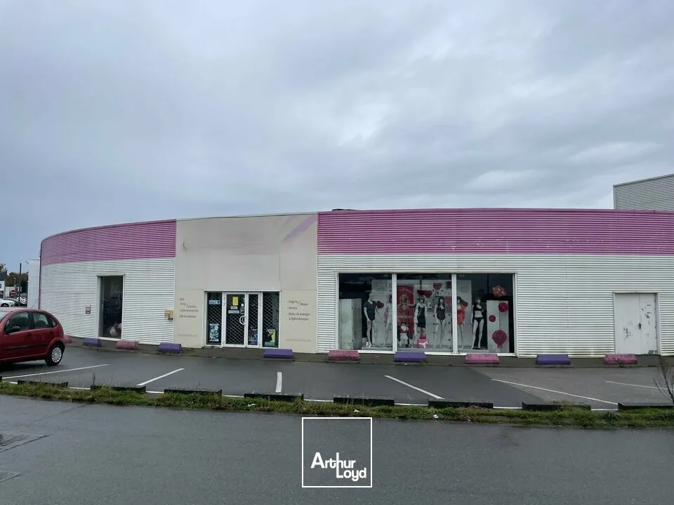 Locaux commerciaux - Location - LA ROCHE SUR YON - 85000 - 460-460 - 7910847