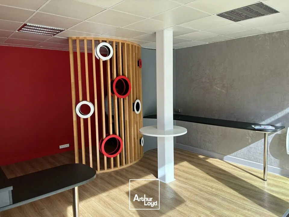 Locaux commerciaux - Location - LA ROCHE-SUR-YON - 85000 - 30-30 - 7910865