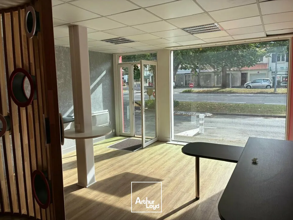 Locaux commerciaux - Location - LA ROCHE-SUR-YON - 85000 - 30-30 - 7910868