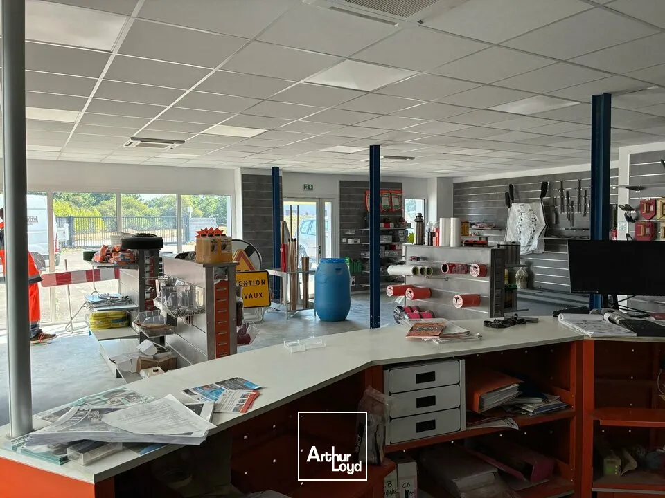 Locaux d'activité & Entrepôts - Location - LA ROCHE-SUR-YON - 85000 - 550-550 - 7910859
