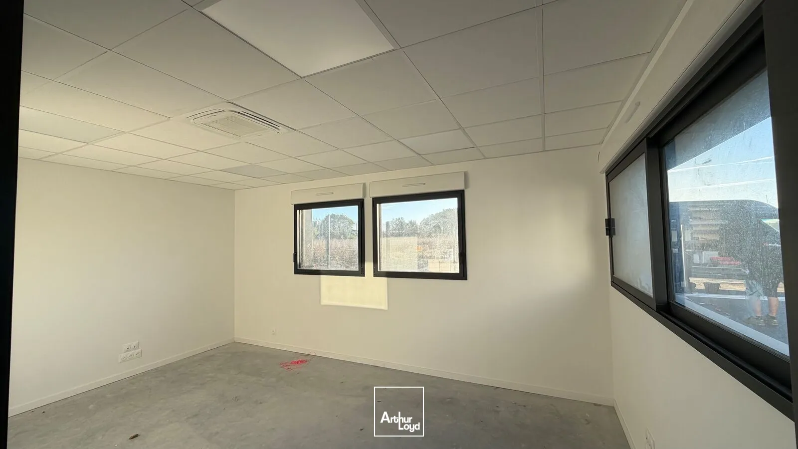 Locaux d'activité & Entrepôts - Location - KERVIGNAC - 56700 - 308-308 - 7911071