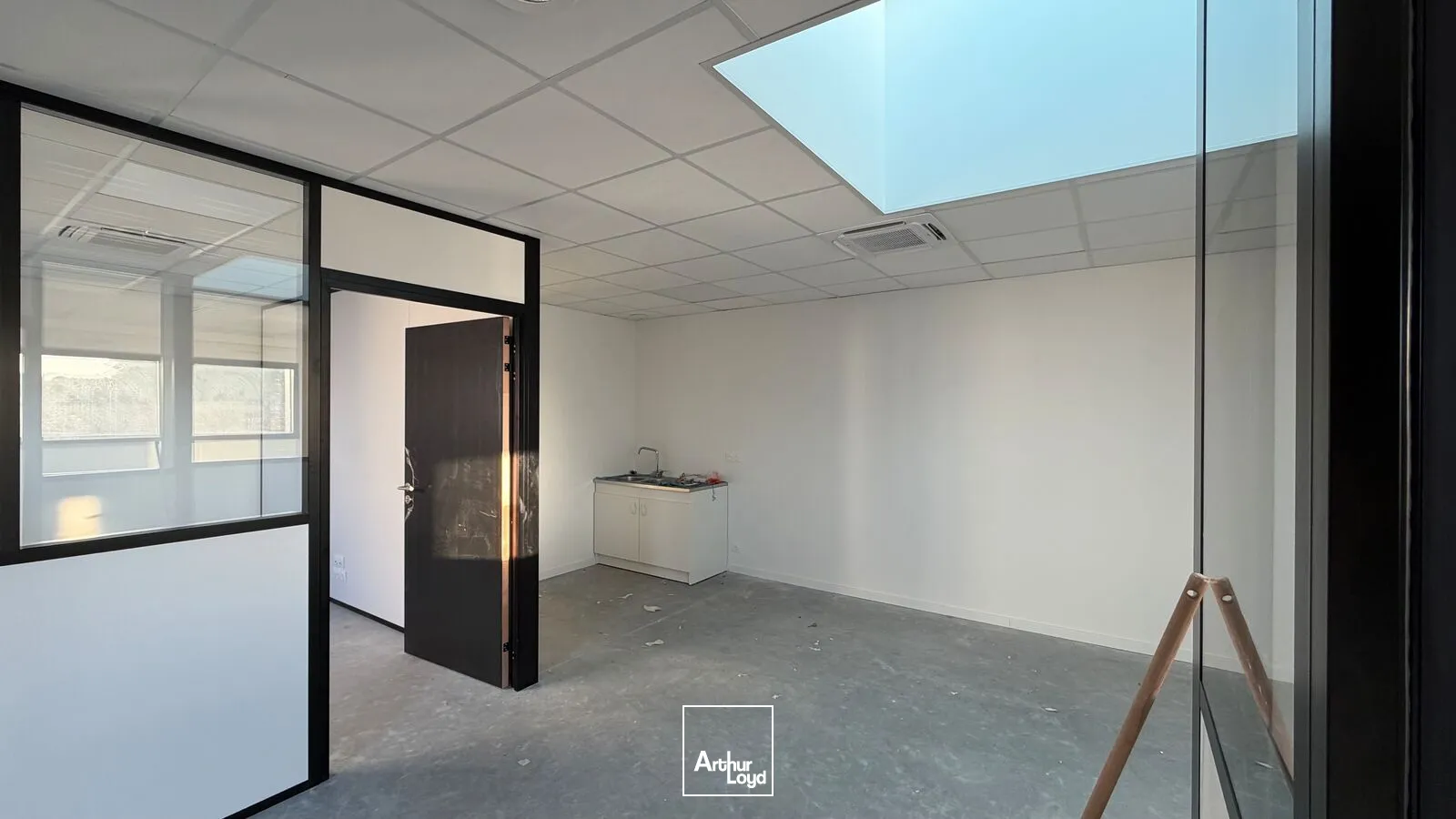 Locaux d'activité & Entrepôts - Location - KERVIGNAC - 56700 - 308-308 - 7911075