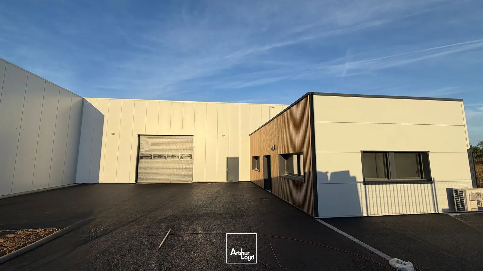Locaux d'activité & Entrepôts - Location - KERVIGNAC - 56700 - 308-308 - 7911068