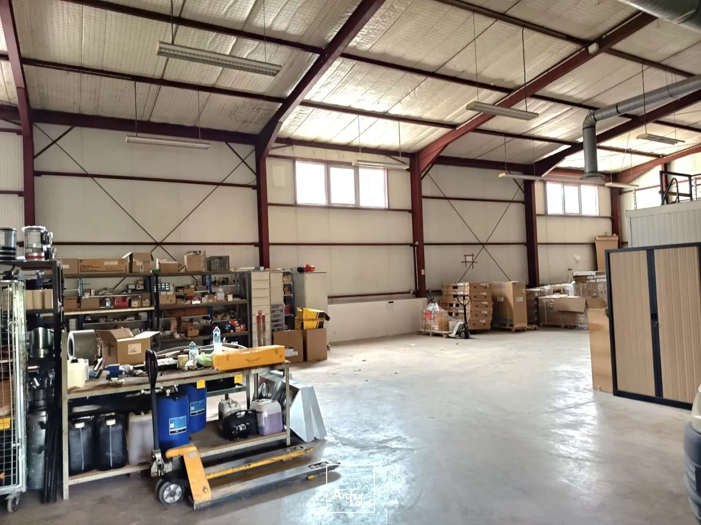 Locaux commerciaux - Location - LE BEAUSSET - 83330 - 471.8-471.8 - 7911315