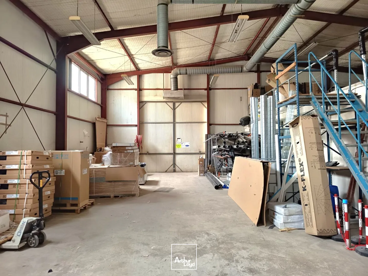 Locaux commerciaux - Location - LE BEAUSSET - 83330 - 471.8-471.8 - 7911314